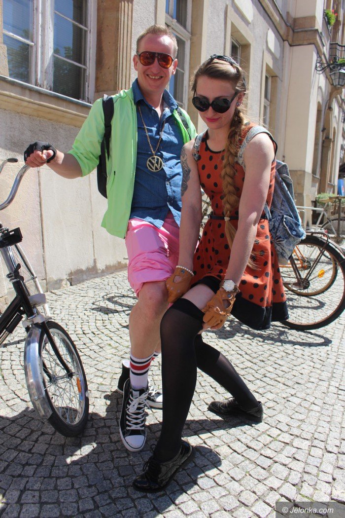 retro-zabawa-na-rowerach-foto-69013