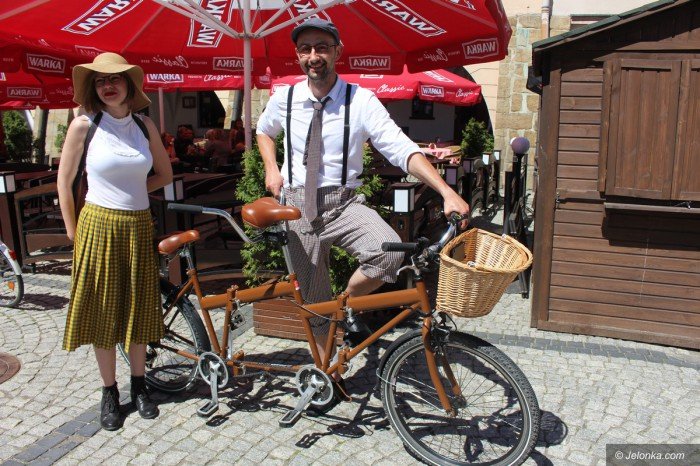 retro-zabawa-na-rowerach-foto-69013