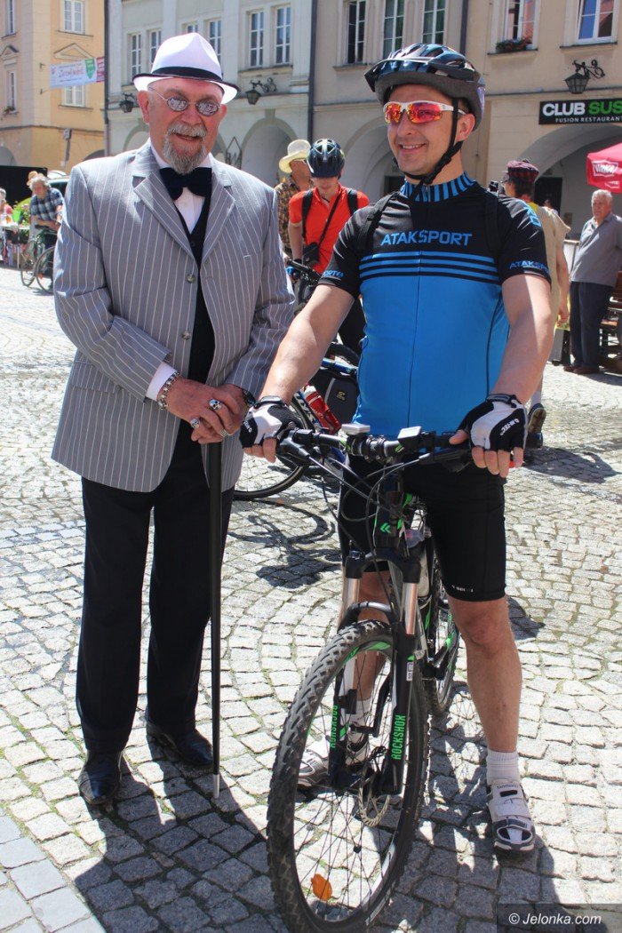 retro-zabawa-na-rowerach-foto-69013