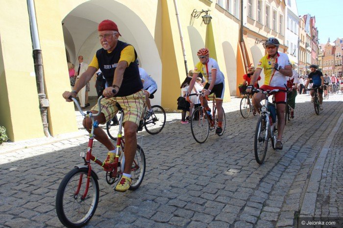 retro-zabawa-na-rowerach-foto-69013