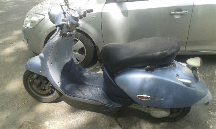 ukrad-motorower-i-jecha-w-kasku-z-doniczki-foto-69022