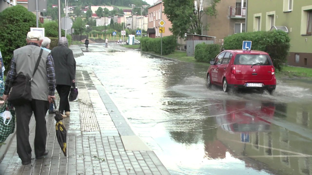 skutki-obfitych-opadow-video-69057