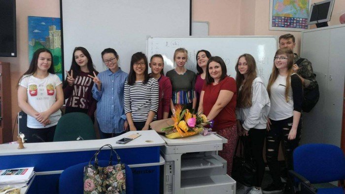 dziewczyny-z-dalekich-krajow-w-ekonomie-foto-69070
