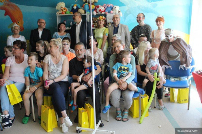 w-dniu-dziecka-pamietali-o-maych-pacjentach-foto-69097