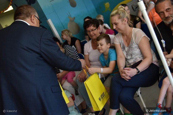 w-dniu-dziecka-pamietali-o-maych-pacjentach-foto-69097