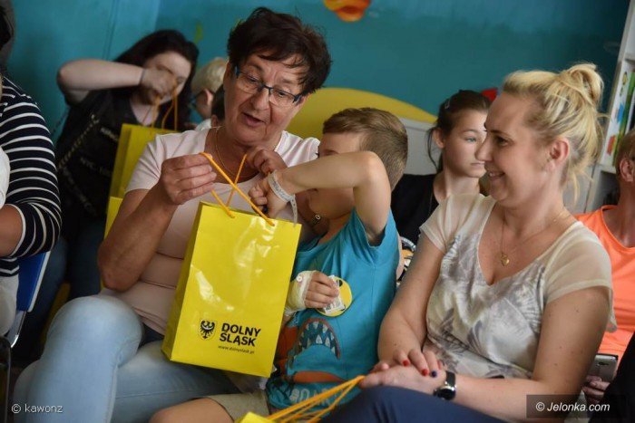 w-dniu-dziecka-pamietali-o-maych-pacjentach-foto-69097