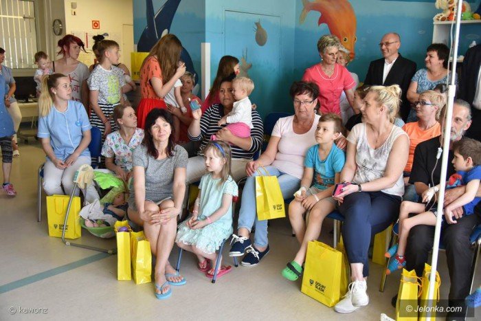 w-dniu-dziecka-pamietali-o-maych-pacjentach-foto-69097