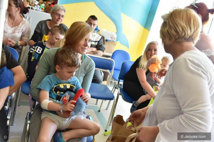 w-dniu-dziecka-pamietali-o-maych-pacjentach-foto-69097
