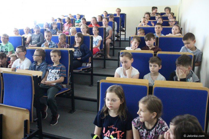 wyjatkowa-calineczka-dla-dzieci-z-sp-13-foto-69104