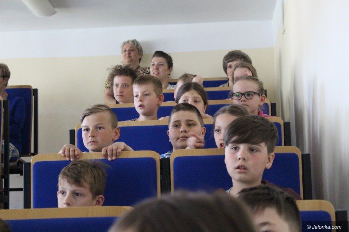 wyjatkowa-calineczka-dla-dzieci-z-sp-13-foto-69104