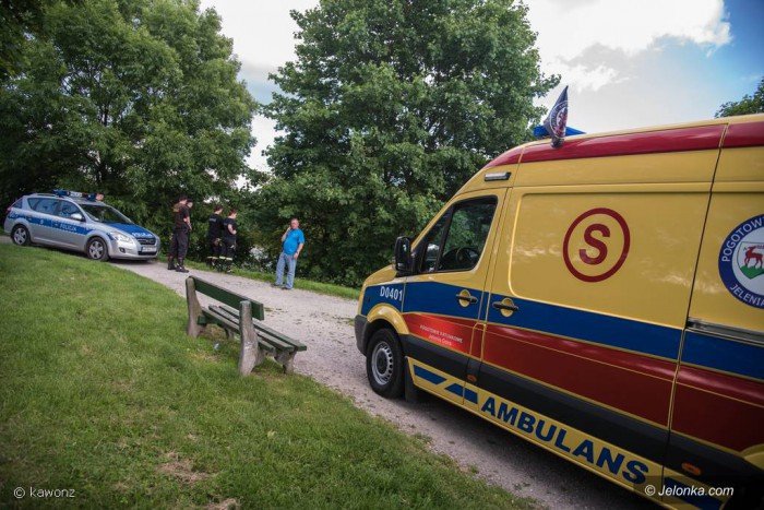 znaleziono-ciao-mezczyzny-w-parku-foto-69246