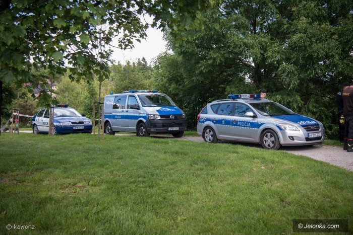 znaleziono-ciao-mezczyzny-w-parku-foto-69246