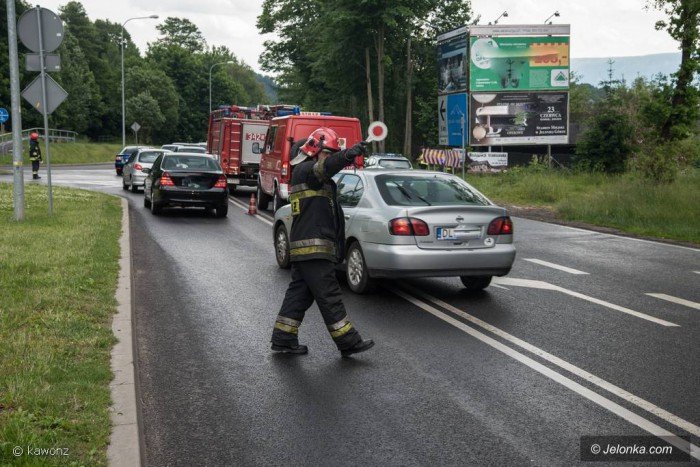 zderzenie-dwoch-aut-na-ulicy-sudeckiej-foto-69275