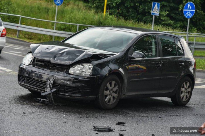 zderzenie-dwoch-aut-na-ulicy-sudeckiej-foto-69275