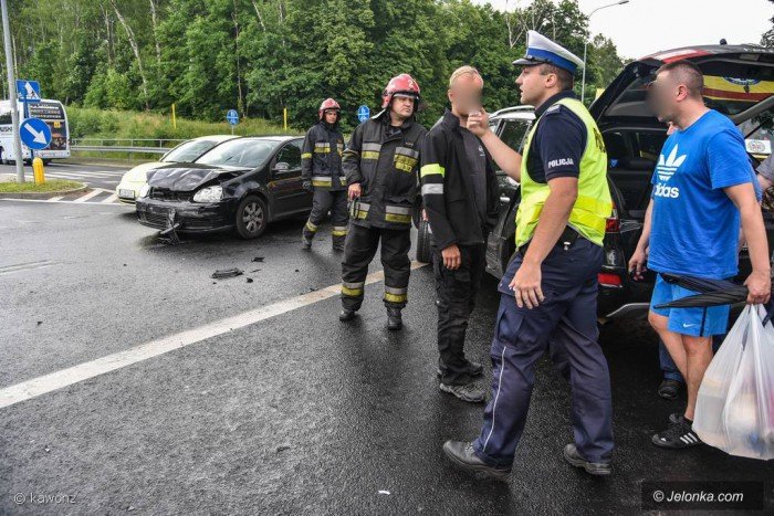 zderzenie-dwoch-aut-na-ulicy-sudeckiej-foto-69275