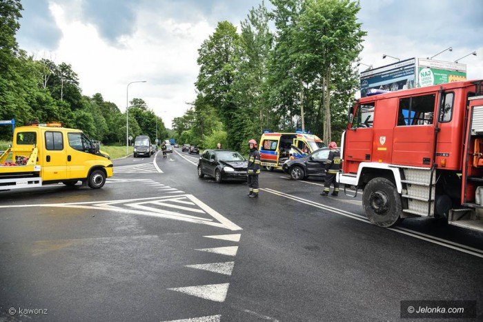 zderzenie-dwoch-aut-na-ulicy-sudeckiej-foto-69275