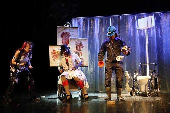 teatralna-przygoda-toperza-i-kuli-w-swiecie-sow-recenzja-69280