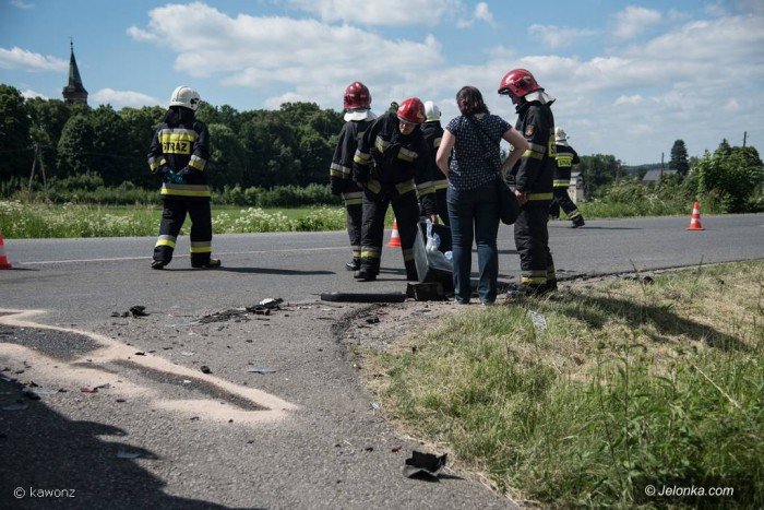 zderzenie-trzech-aut-na-drodze-do-karpacza-foto-69328
