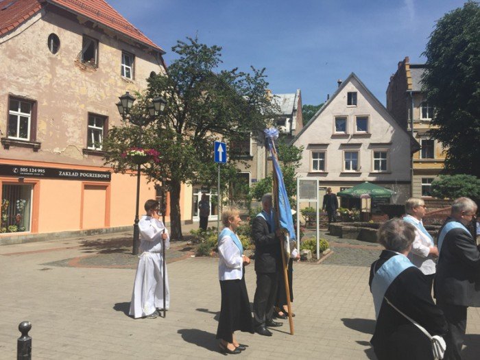 uroczysta-procesja-w-kowarach-foto-69346