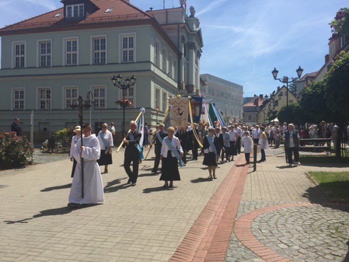 uroczysta-procesja-w-kowarach-foto-69346