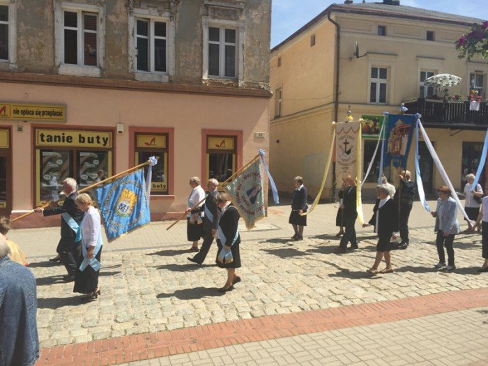 uroczysta-procesja-w-kowarach-foto-69346