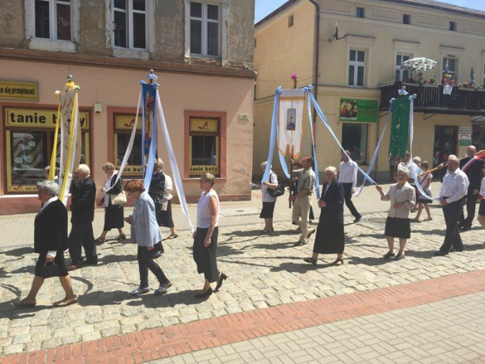 uroczysta-procesja-w-kowarach-foto-69346