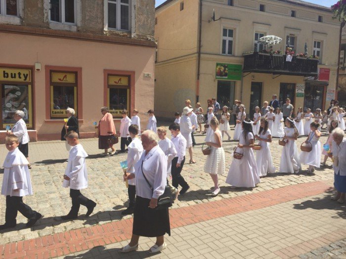 uroczysta-procesja-w-kowarach-foto-69346