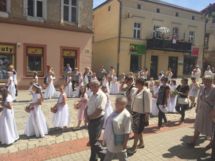 uroczysta-procesja-w-kowarach-foto-69346
