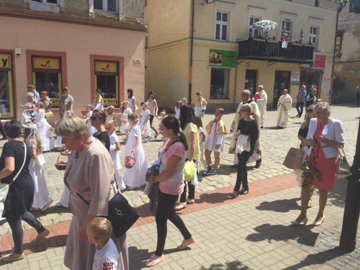 uroczysta-procesja-w-kowarach-foto-69346