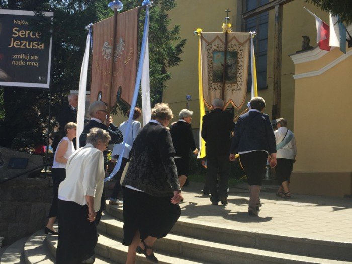 uroczysta-procesja-w-kowarach-foto-69346