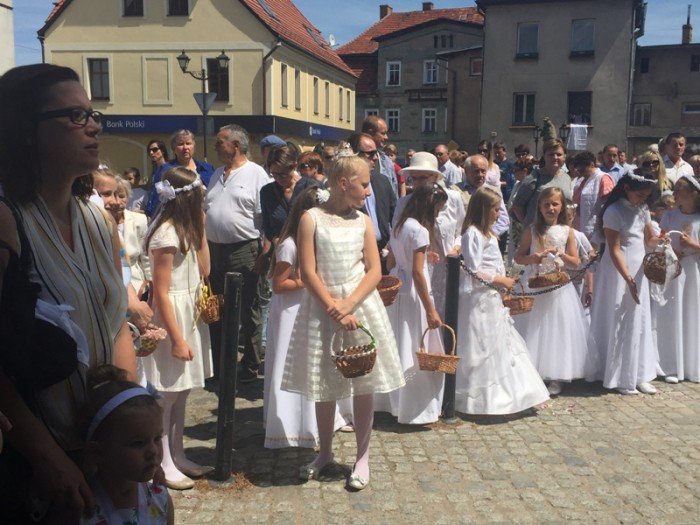 uroczysta-procesja-w-kowarach-foto-69346
