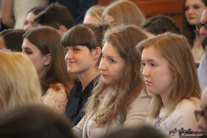 uczniowie-rozpoczeli-upragnione-wakacje-foto-69477