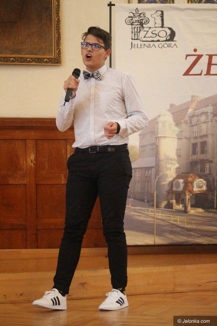 uczniowie-rozpoczeli-upragnione-wakacje-foto-69477