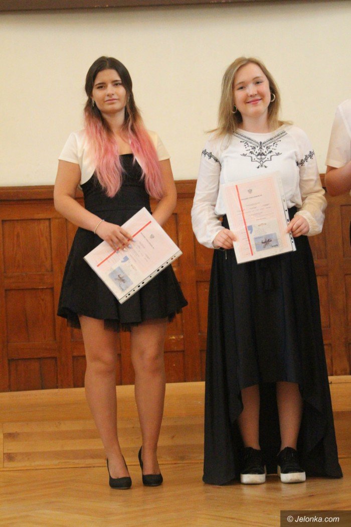 uczniowie-rozpoczeli-upragnione-wakacje-foto-69477