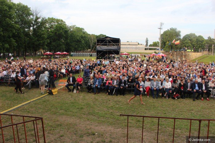 jeleniogorzanie-zachwyceni-widowiskiem-operowym-foto-69498