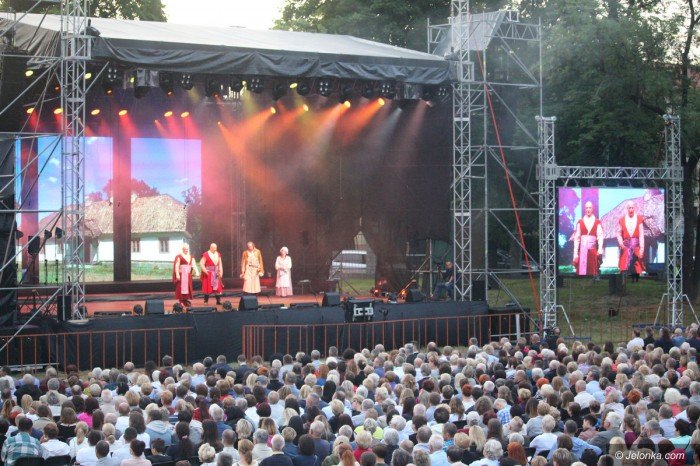 jeleniogorzanie-zachwyceni-widowiskiem-operowym-foto-69498