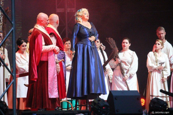 jeleniogorzanie-zachwyceni-widowiskiem-operowym-foto-69498