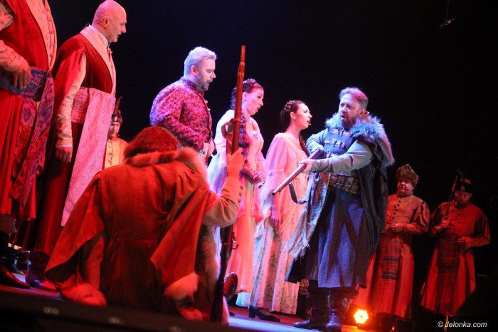 jeleniogorzanie-zachwyceni-widowiskiem-operowym-foto-69498