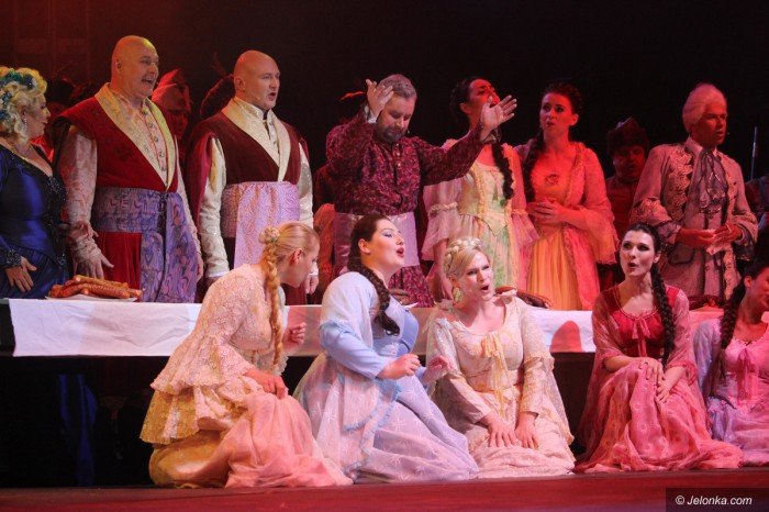 jeleniogorzanie-zachwyceni-widowiskiem-operowym-foto-69498