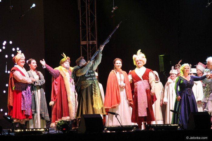 jeleniogorzanie-zachwyceni-widowiskiem-operowym-foto-69498