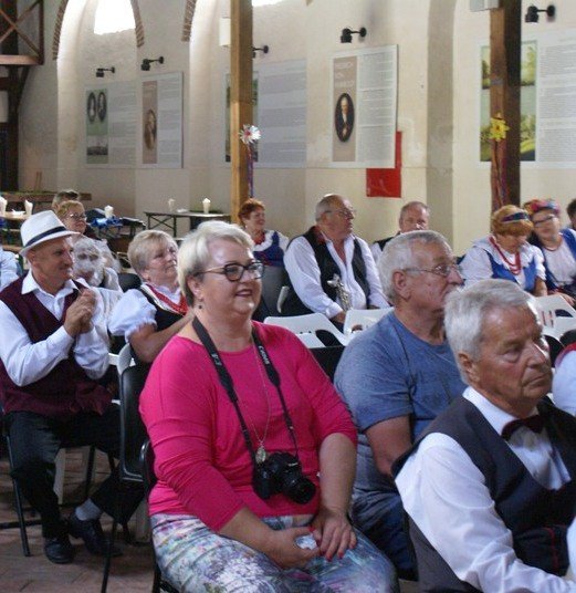 muzycznie-i-kolorowo-na-festiwalu-w-bukowcu-foto-69500