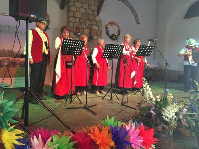 muzycznie-i-kolorowo-na-festiwalu-w-bukowcu-foto-69500