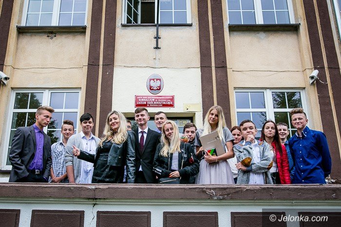 pozegnali-gimnazjalistow-w-kowarach-foto-69503