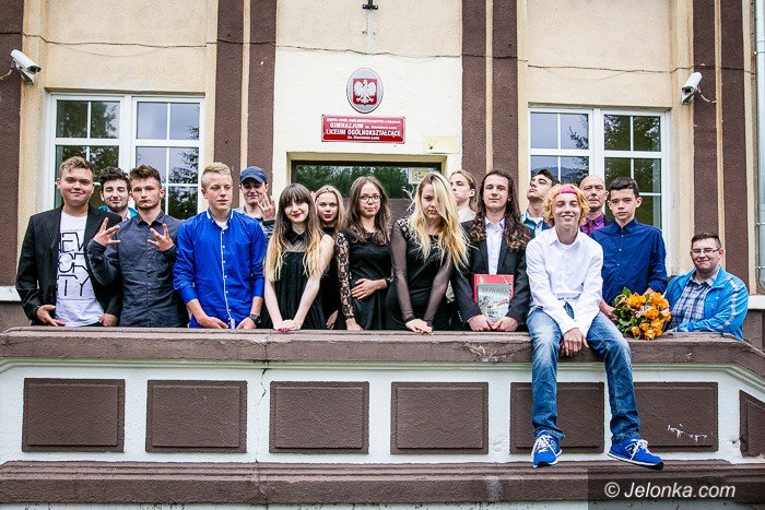 pozegnali-gimnazjalistow-w-kowarach-foto-69503