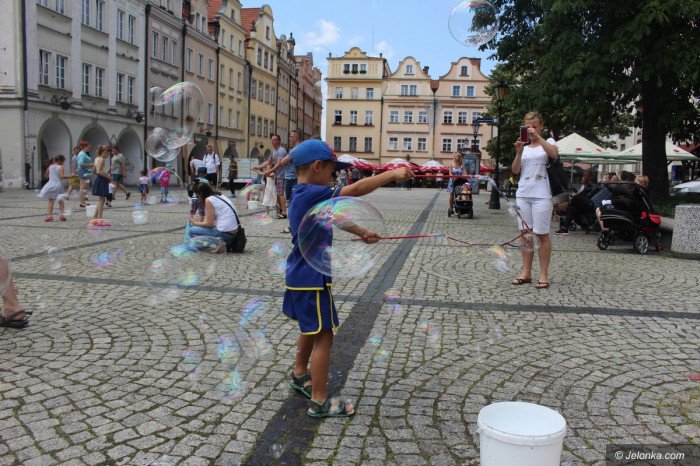 plac-ratuszowy-peen-baniek-mydlanych-foto-69506