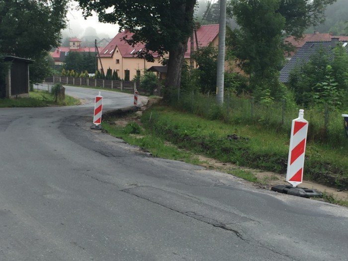 czytelniczka-co-z-droga-w-dziwiszowie-foto-69550