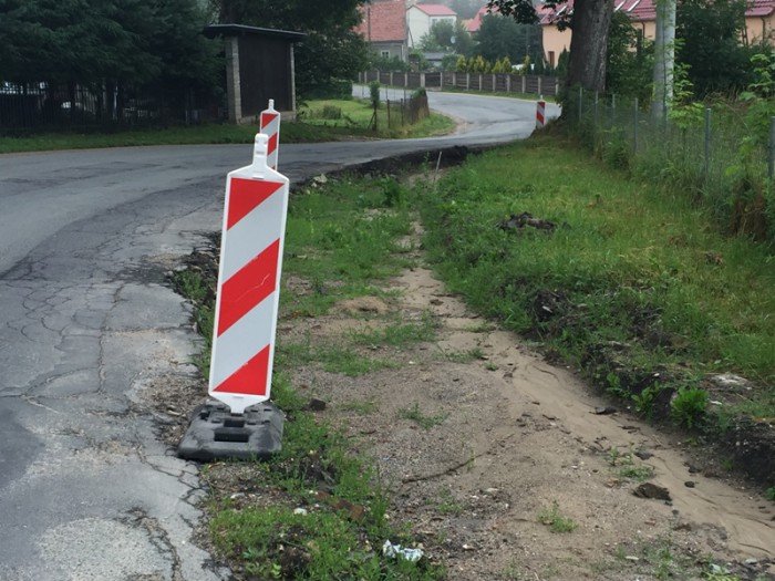 czytelniczka-co-z-droga-w-dziwiszowie-foto-69550