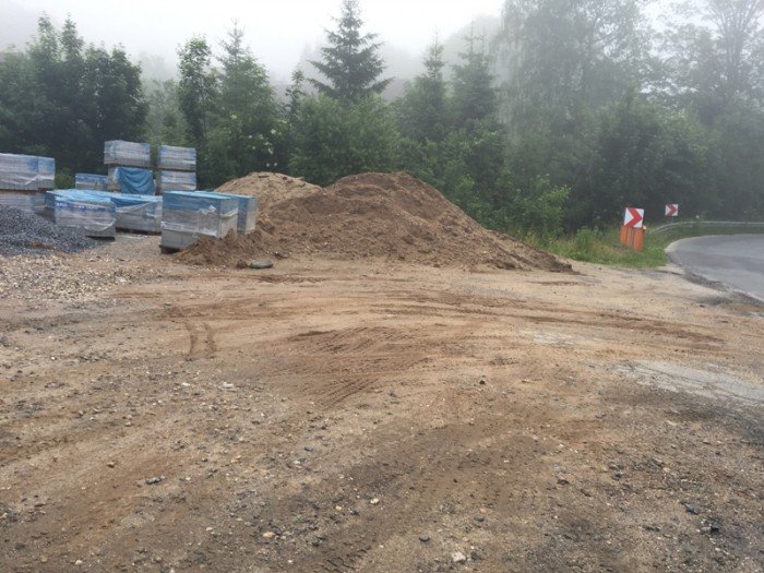 czytelniczka-co-z-droga-w-dziwiszowie-foto-69550