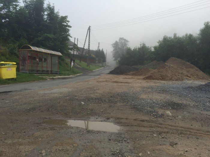 czytelniczka-co-z-droga-w-dziwiszowie-foto-69550