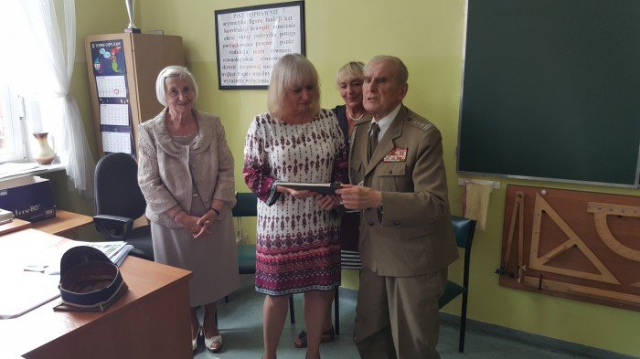 pukownik-jakubowski-odwiedzi-gimnazjum-nr-1-foto-69637